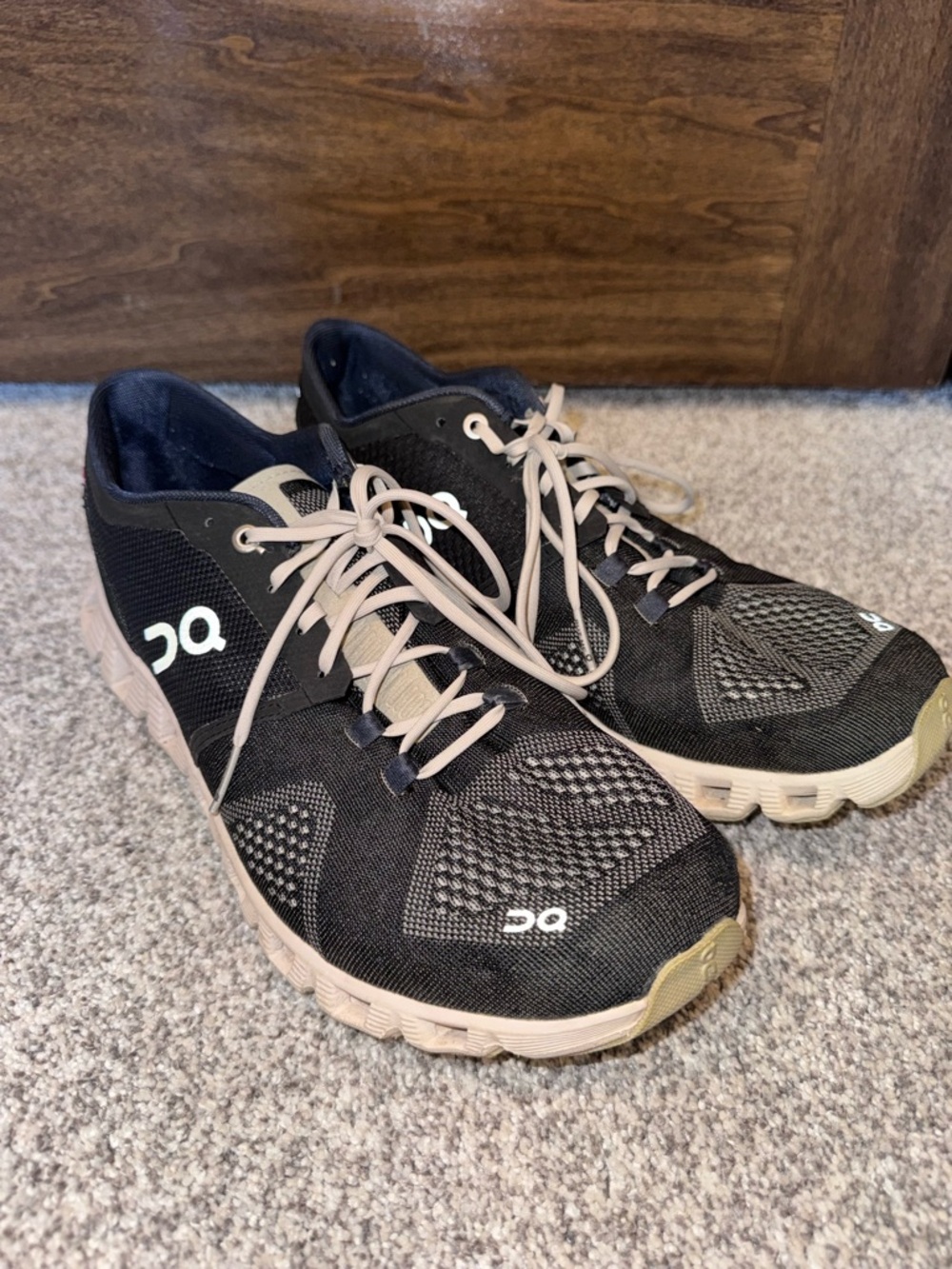 On Running Women's Navy Blue and Tan Athletic Sneakers